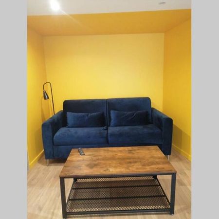 Charmant Appartement Avec Terrasse Pont-de-lʼIsère Екстериор снимка