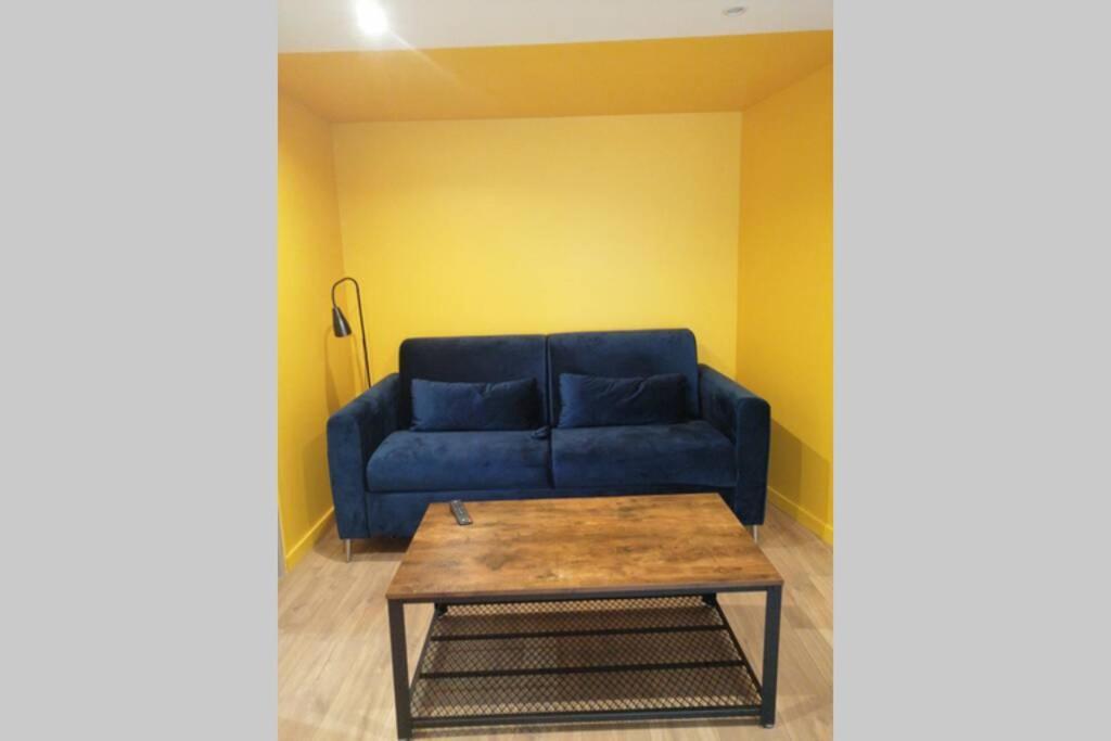 Charmant Appartement Avec Terrasse Pont-de-lʼIsère Екстериор снимка